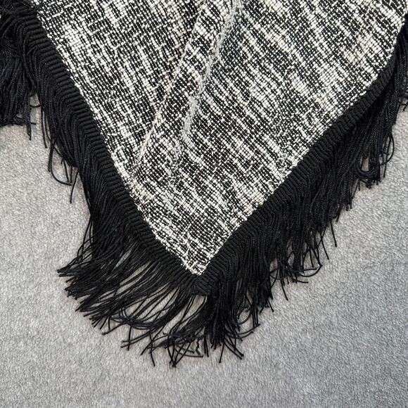 Jessica Simpson Fringe Sweater Vest Women's Medium Boho Black White Sleeveless - Picture 4 of 7